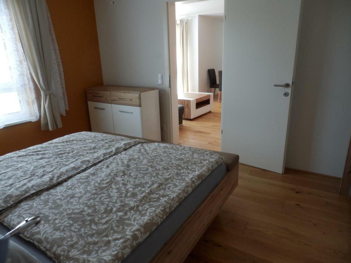 Apartamento Spacious, Modern 1-bdrm Apt near VIC&Austria Ctr Viena Exterior foto